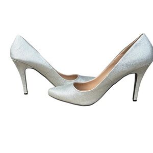 De Blossom Collection Shimmering Silver Heels